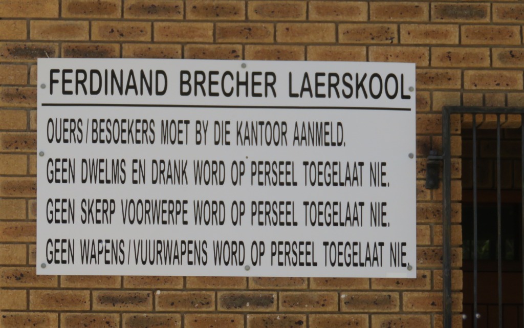 Steinkopf primery school sign